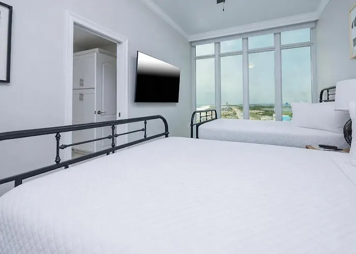 Phoenix Gulf Towers 901 Apartment *